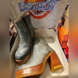 Destroy vintage platform boots NWOT
